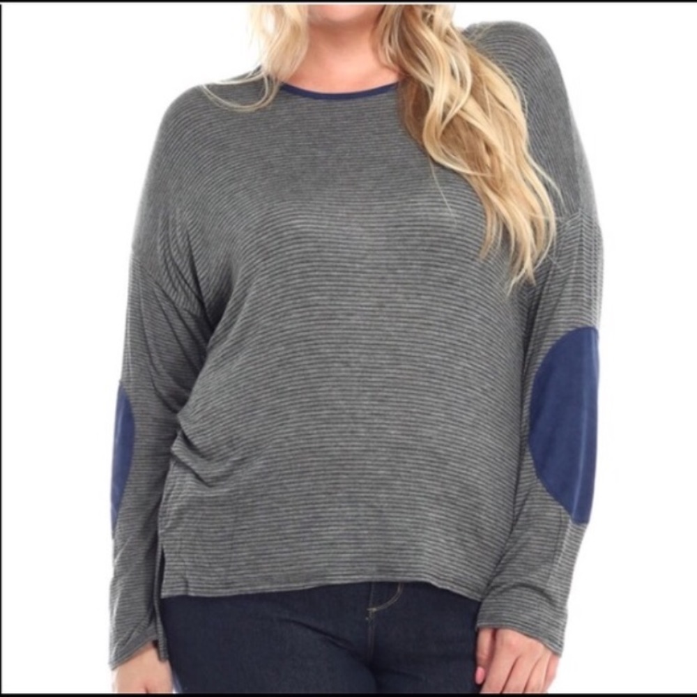 🔴 Cute and comfy gray and navy striped top NWT